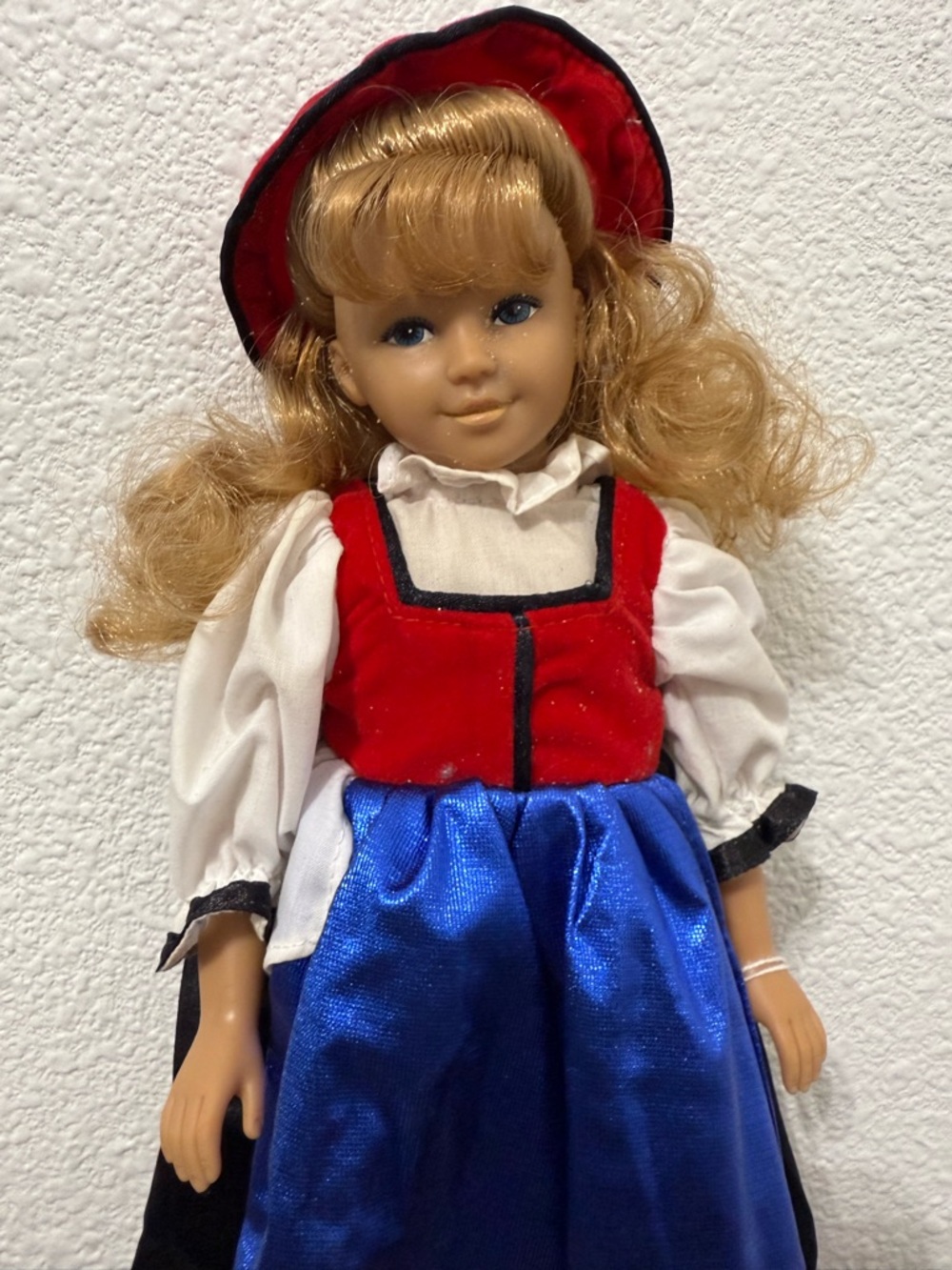 1996 Dolls of All Nations Collection Austria